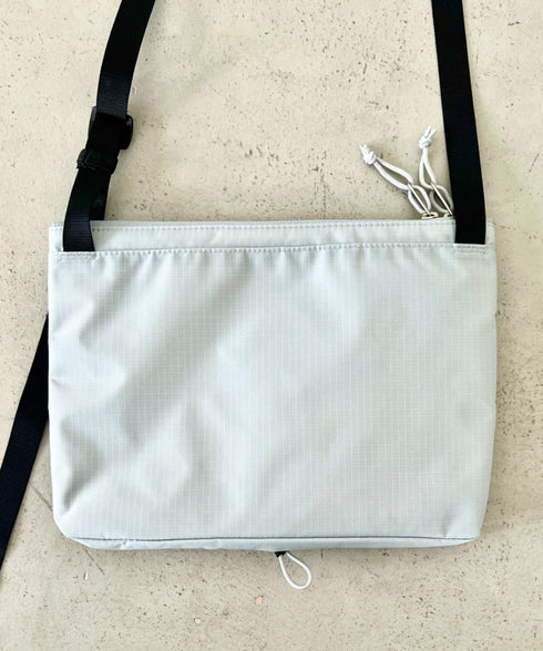 THE NORTH FACE(ザ・ノースフェイス)/ワンポイント ロゴ刺繍 ショルダーバッグ クロスバッグ/BOREALIS SLIM CROSS BAG | IM1244037 | ライトグレー