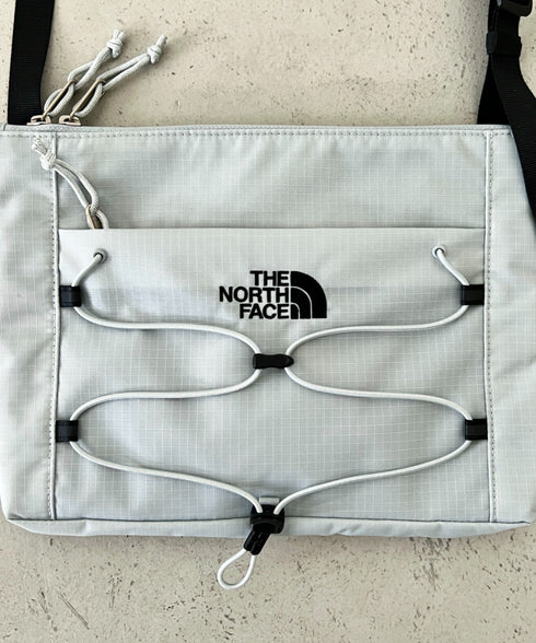 THE NORTH FACE(ザ・ノースフェイス)/ワンポイント ロゴ刺繍 ショルダーバッグ クロスバッグ/BOREALIS SLIM CROSS BAG | IM1244037 | ライトグレー