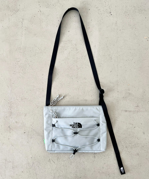 THE NORTH FACE(ザ・ノースフェイス)/ワンポイント ロゴ刺繍 ショルダーバッグ クロスバッグ/BOREALIS SLIM CROSS BAG | IM1244037 | ライトグレー