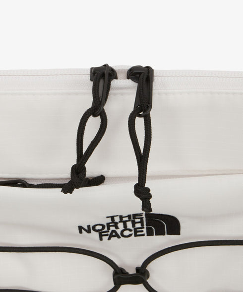 THE NORTH FACE(ザ・ノースフェイス)/ワンポイント ロゴ刺繍 ショルダーバッグ クロスバッグ/BOREALIS SLIM CROSS BAG | IM1244037 | ホワイト
