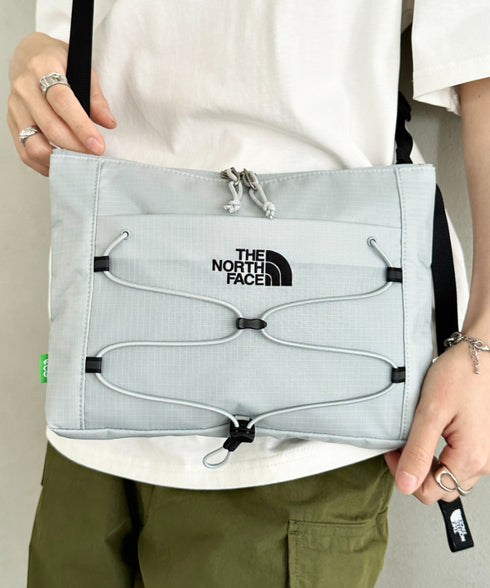 THE NORTH FACE(ザ・ノースフェイス)/ワンポイント ロゴ刺繍 ショルダーバッグ クロスバッグ/BOREALIS SLIM CROSS BAG | IM1244037 | ライトグレー
