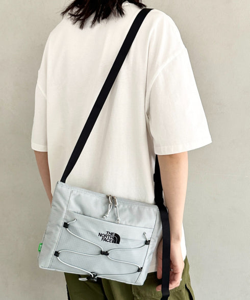 THE NORTH FACE(ザ・ノースフェイス)/ワンポイント ロゴ刺繍 ショルダーバッグ クロスバッグ/BOREALIS SLIM CROSS BAG | IM1244037 | ライトグレー