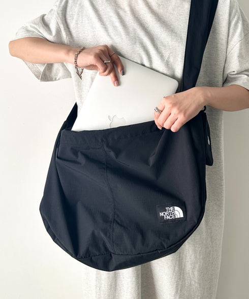 THE NORTH FACE(ザ・ノースフェイス)/A4対応 軽量 大容量 ショルダー ホーボーバッグ/URBAN BIG SHOULDER BAG | IM1244063 | ブラック