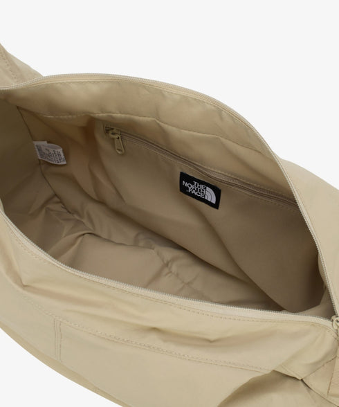 THE NORTH FACE(ザ・ノースフェイス)/A4対応 軽量 大容量 ショルダー ホーボーバッグ/URBAN BIG SHOULDER BAG | IM1244063 | ライトベージュ