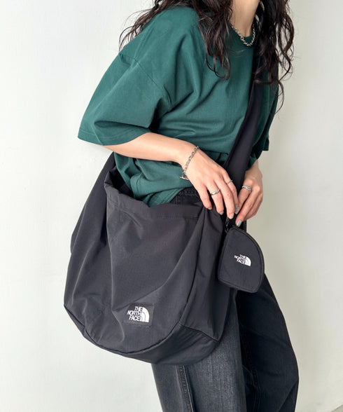 THE NORTH FACE(ザ・ノースフェイス)/A4対応 軽量 大容量 ショルダー ホーボーバッグ/URBAN BIG SHOULDER BAG | IM1244063 | ブラック