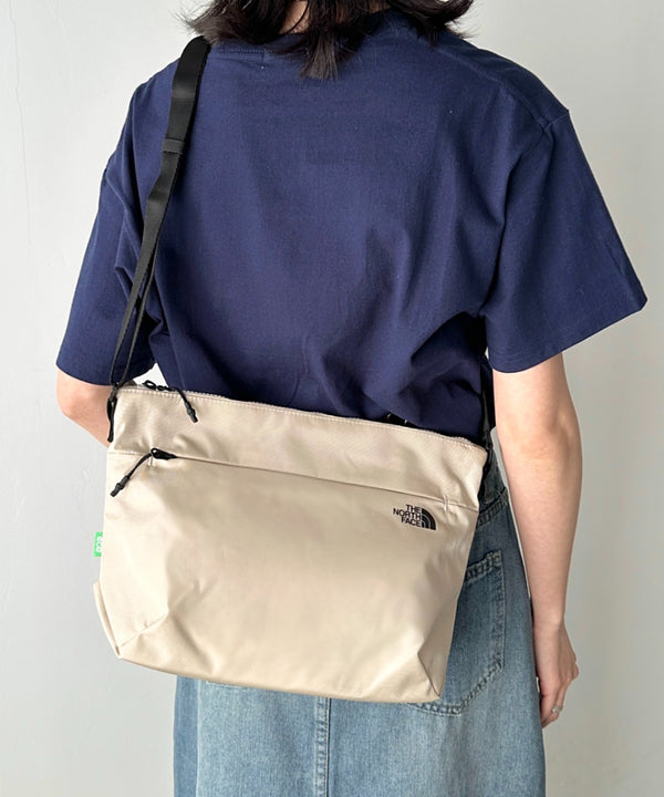 国内未発売 THE NORTH FACE(ザ・ノースフェイス)/ロゴプリント ショルダーバッグ クロスバッグ/SP CROSS BAG M | IM1244064 | クリーム