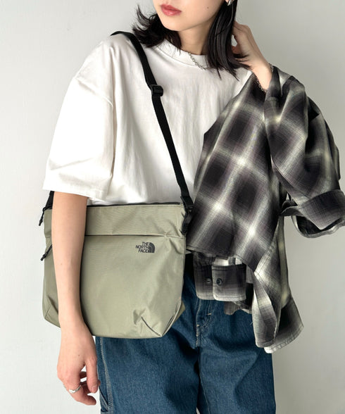 国内未発売 THE NORTH FACE(ザ・ノースフェイス)/ロゴプリント ショルダーバッグ クロスバッグ/SP CROSS BAG M | IM1244064 | カーキ