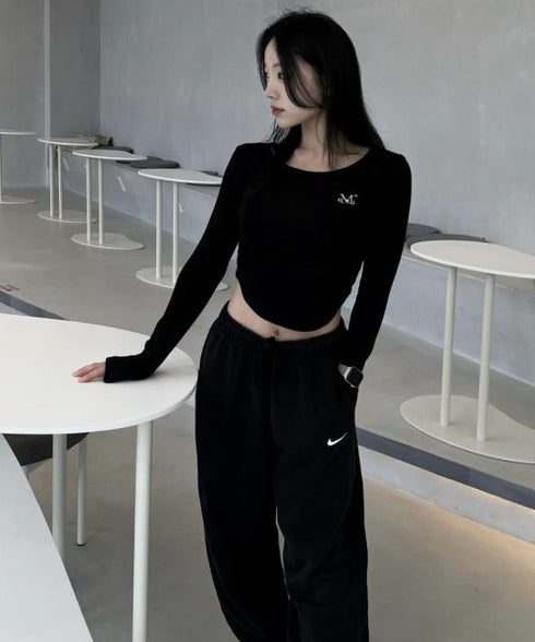 MUCENT(ムセント)/Uネック 裾ラウンド サイドシャーリング カットソー/Four Seasons See-through Signature Logo Yu-neck Shirring Tee | AT2251002 | ブラック