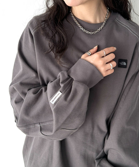 THE NORTH FACE(ザ・ノースフェイス)/ワンポイント ボックスロゴ刺繍 オーバーサイズ スウェット/MINI BOX STITCH SWEATSHIRTS | IM2251045 | ダークグレー