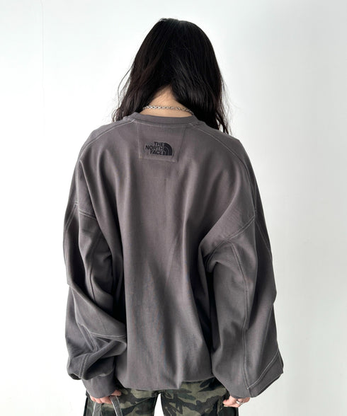 THE NORTH FACE(ザ・ノースフェイス)/ワンポイント ボックスロゴ刺繍 オーバーサイズ スウェット/MINI BOX STITCH SWEATSHIRTS | IM2251045 | ダークグレー