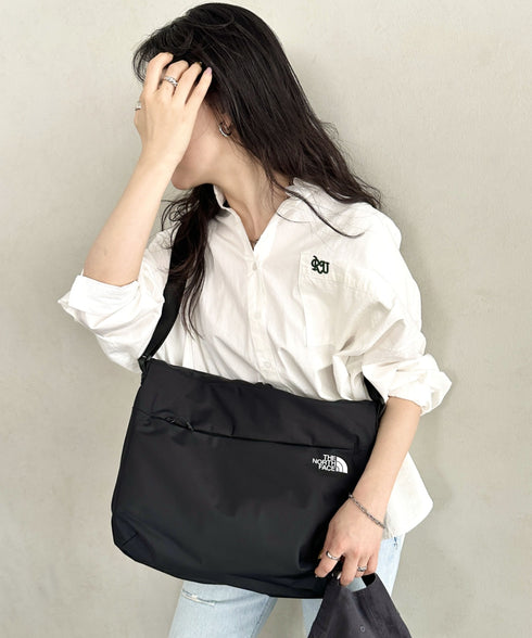 THE NORTH FACE(ザ・ノースフェイス)/軽量 A4サイズ収納可能 ロゴプリント ショルダー クロスバッグ/SP CROSS BAG L | IM1251052 | ブラック