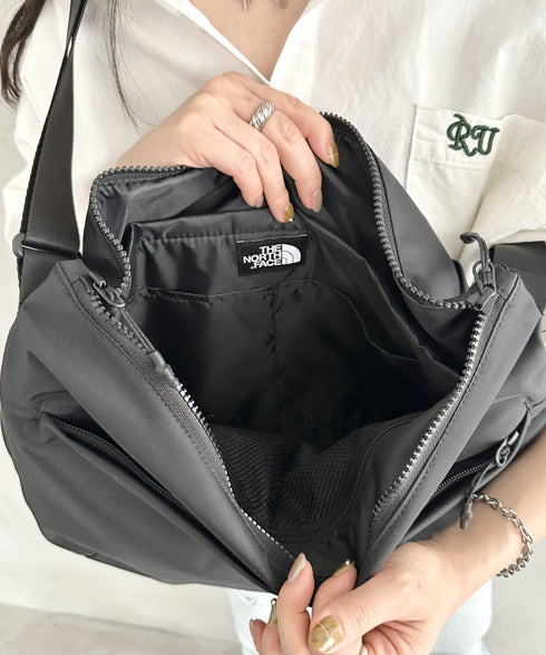 THE NORTH FACE(ザ・ノースフェイス)/軽量 A4サイズ収納可能 ロゴプリント ショルダー クロスバッグ/SP CROSS BAG L | IM1251052 | ブラック