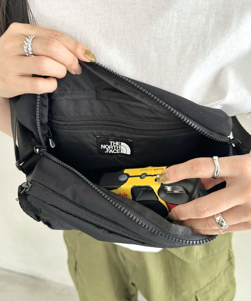THE NORTH FACE(ザ・ノースフェイス)/軽量 ワンポイントロゴ ショルダー クロスバッグ/TRAVEL CROSS BAG M | IM1251053 | ブラック
