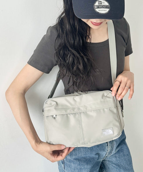 THE NORTH FACE(ザ・ノースフェイス)/軽量 ワンポイントロゴ ショルダー クロスバッグ/TRAVEL CROSS BAG M | IM1251053 | カーキ