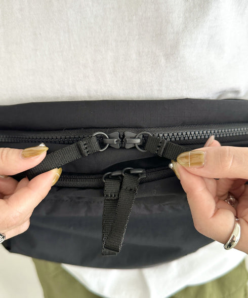 THE NORTH FACE(ザ・ノースフェイス)/軽量 ワンポイントロゴ ショルダー クロスバッグ/TRAVEL CROSS BAG M | IM1251053 | ブラック