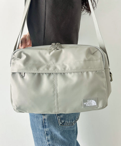 THE NORTH FACE(ザ・ノースフェイス)/軽量 ワンポイントロゴ ショルダー クロスバッグ/TRAVEL CROSS BAG M | IM1251053 | カーキ