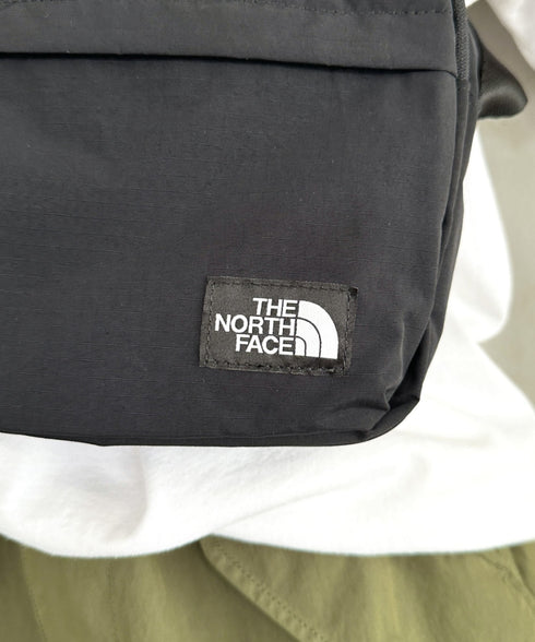 THE NORTH FACE(ザ・ノースフェイス)/軽量 ワンポイントロゴ ショルダー クロスバッグ/TRAVEL CROSS BAG M | IM1251053 | ブラック