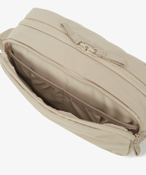 THE NORTH FACE(ザ・ノースフェイス)/軽量 ワンポイントロゴ ショルダー クロスバッグ/TRAVEL CROSS BAG M | IM1251053 | ライトベージュ