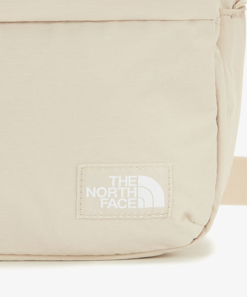 THE NORTH FACE(ザ・ノースフェイス)/軽量 ワンポイントロゴ ショルダー クロスバッグ/TRAVEL CROSS BAG M | IM1251053 | サンドベージュ