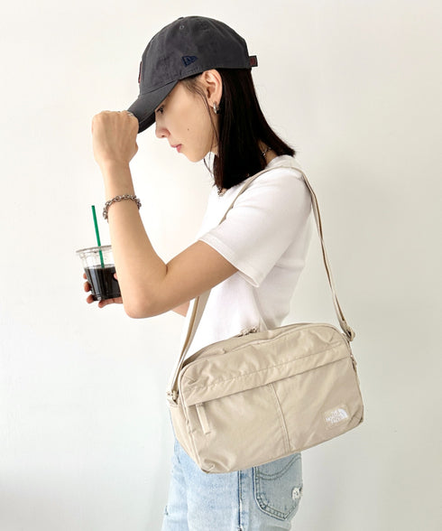 THE NORTH FACE(ザ・ノースフェイス)/軽量 ワンポイントロゴ ショルダー クロスバッグ/TRAVEL CROSS BAG M | IM1251053 | サンドベージュ