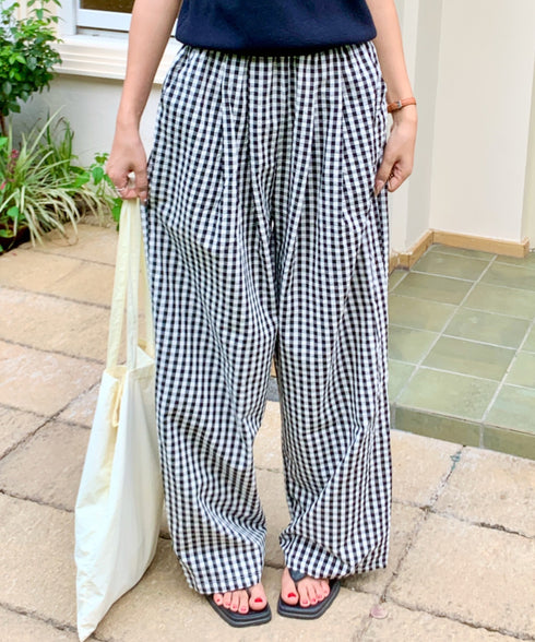 ギンガムチェックタックバレルレッグパンツ | EV2255019 | ブラック