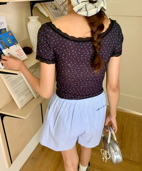 レーストリム小花柄VネックTシャツ カップ付き | EV2252004 | ブラック