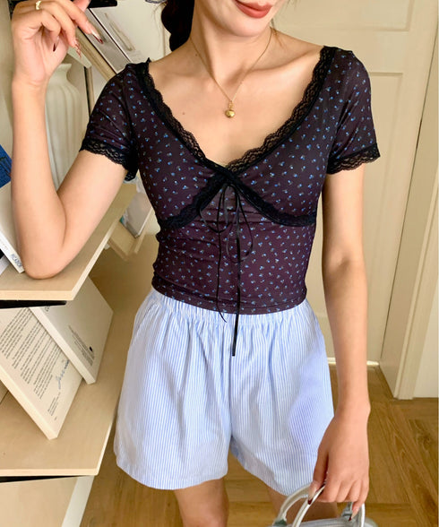 レーストリム小花柄VネックTシャツ カップ付き | EV2252004 | ブラック