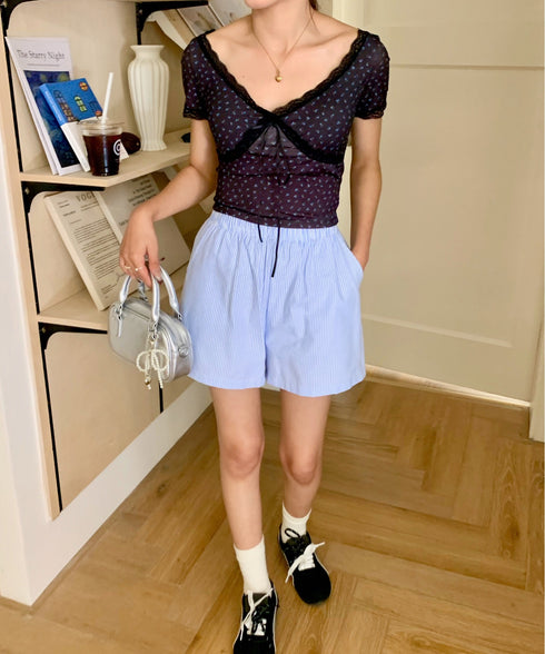 レーストリム小花柄VネックTシャツ カップ付き | EV2252004 | ブラック