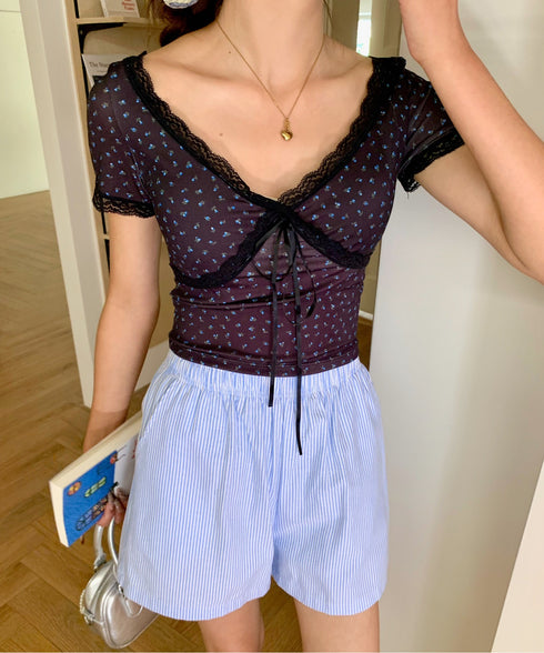 レーストリム小花柄VネックTシャツ カップ付き | EV2252004 | ブラック