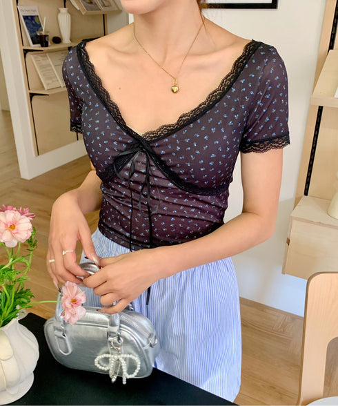 レーストリム小花柄VネックTシャツ カップ付き | EV2252004 | ブラック