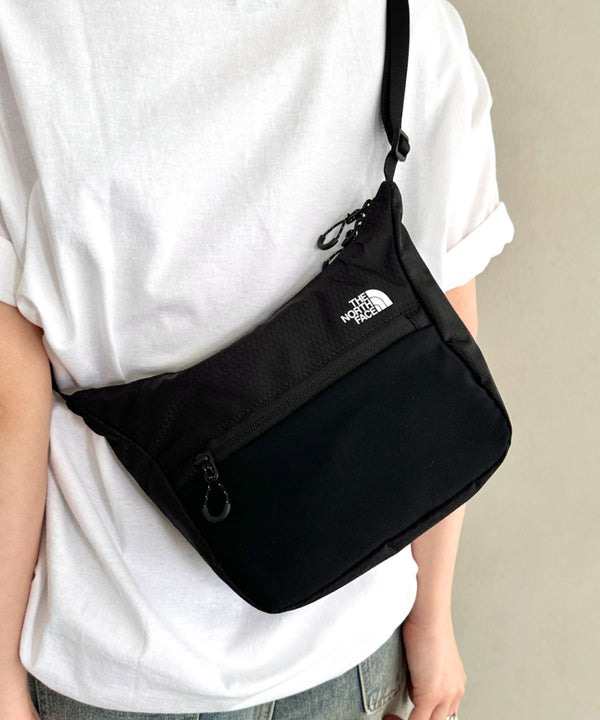 THE NORTH FACE(ザ・ノースフェイス)/軽量 ロゴプリント ミニ ショルダー クロスバッグ/MT LITE CROSS BAG | IM1251064 | ブラック