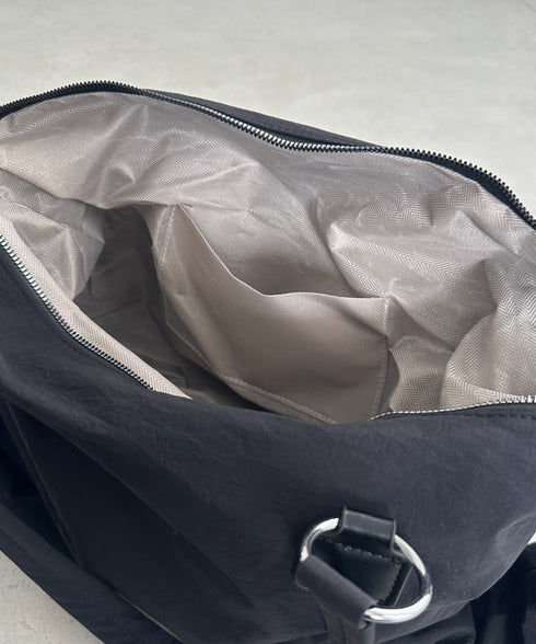 スタッズナイロンボストンバッグ | BA1255024 | ブラック