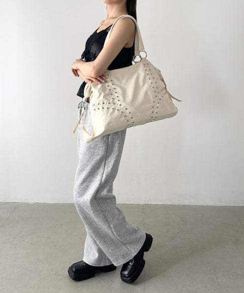 スタッズナイロンボストンバッグ | BA1255024 | アイボリー