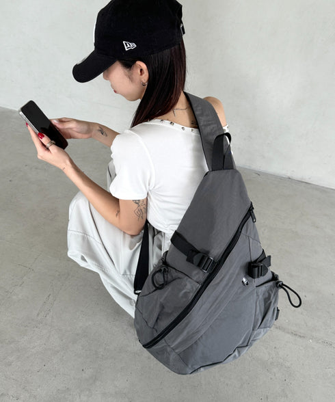 ワンショルダーナイロンボディバッグ | BA1255025 | グレー