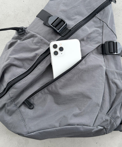 ワンショルダーナイロンボディバッグ | BA1255025 | グレー