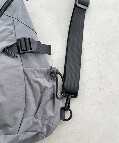 ワンショルダーナイロンボディバッグ | BA1255025 | グレー