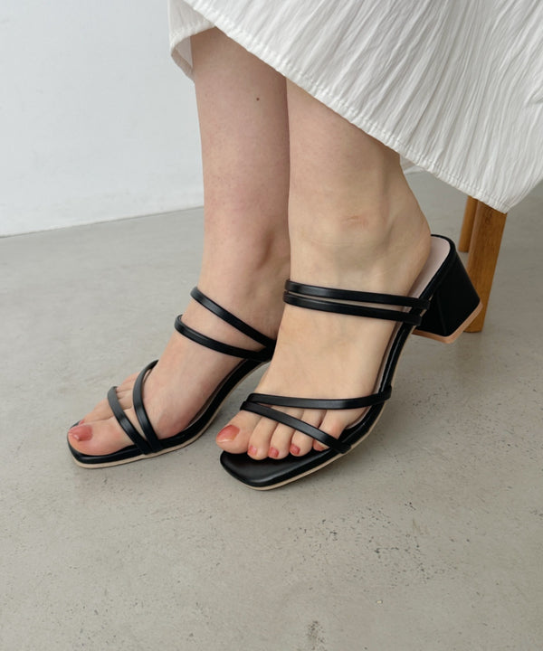 ナローストラップサンダル | CL3252010 | ブラック