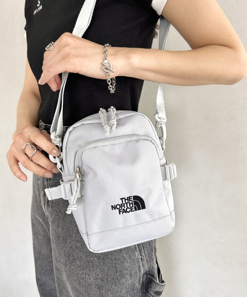 THE NORTH FACE(ザ・ノースフェイス)/ワンポイント ロゴ刺繍 ショルダー クロス ミニバッグ/STANDARD CROSS BAG S | IM1251066 | ライトグレー
