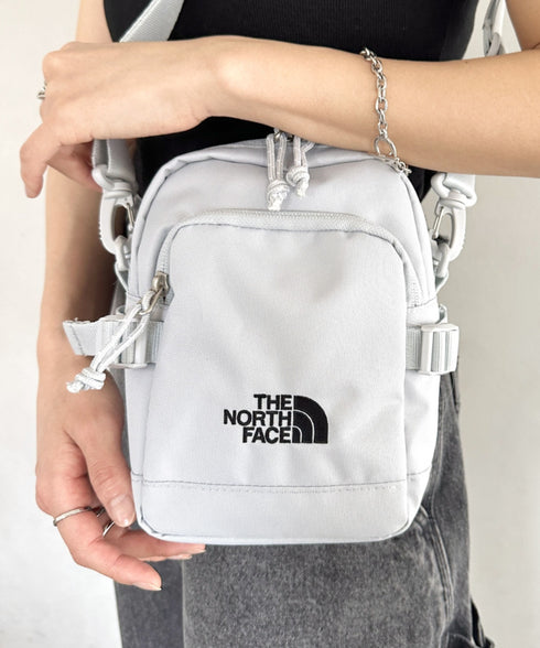 THE NORTH FACE(ザ・ノースフェイス)/ワンポイント ロゴ刺繍 ショルダー クロス ミニバッグ/STANDARD CROSS BAG S | IM1251066 | ライトグレー