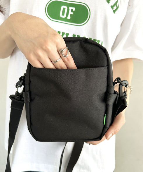THE NORTH FACE(ザ・ノースフェイス)/ワンポイント ロゴ刺繍 ショルダー クロス ミニバッグ/STANDARD CROSS BAG S | IM1251066 | ブラック