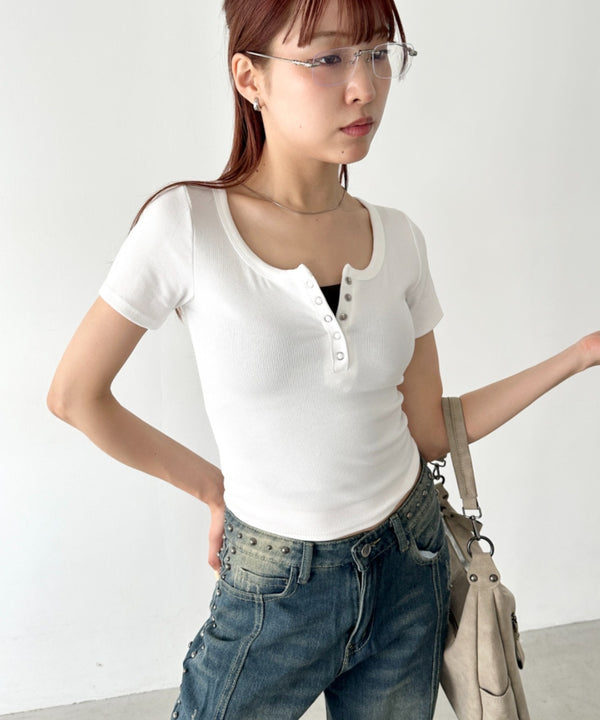 スナップボタンヘンリーネックコンパクトトップス | BA2252011 | ホワイト