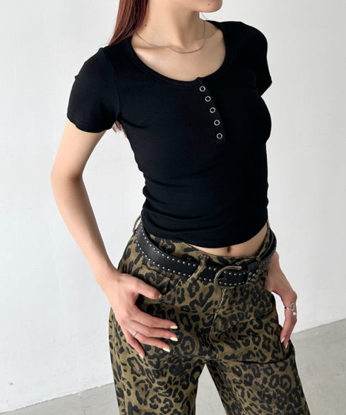 スナップボタンヘンリーネックコンパクトトップス | BA2252011 | ブラック