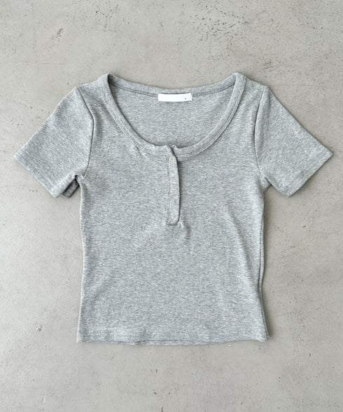 スナップボタンヘンリーネックコンパクトトップス | BA2252011 | グレー