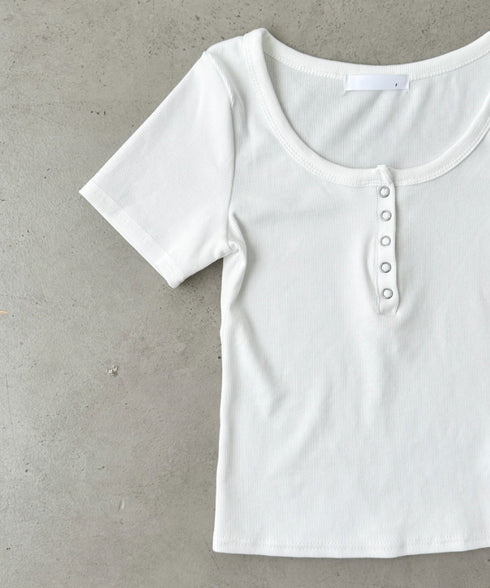 スナップボタンヘンリーネックコンパクトトップス | BA2252011 | ホワイト