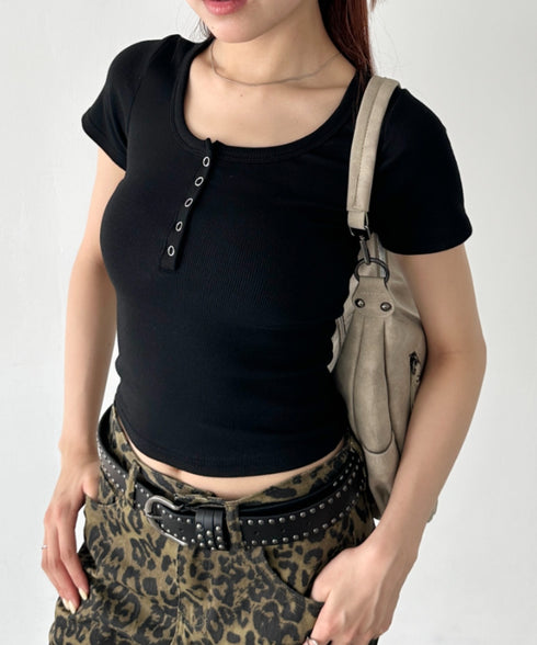 スナップボタンヘンリーネックコンパクトトップス | BA2252011 | ブラック