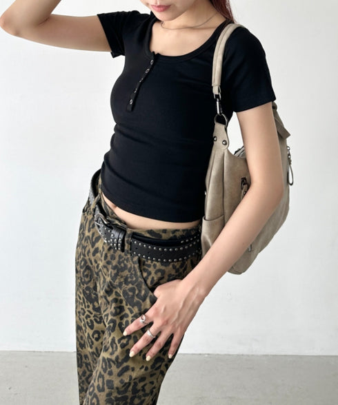 スナップボタンヘンリーネックコンパクトトップス | BA2252011 | ブラック