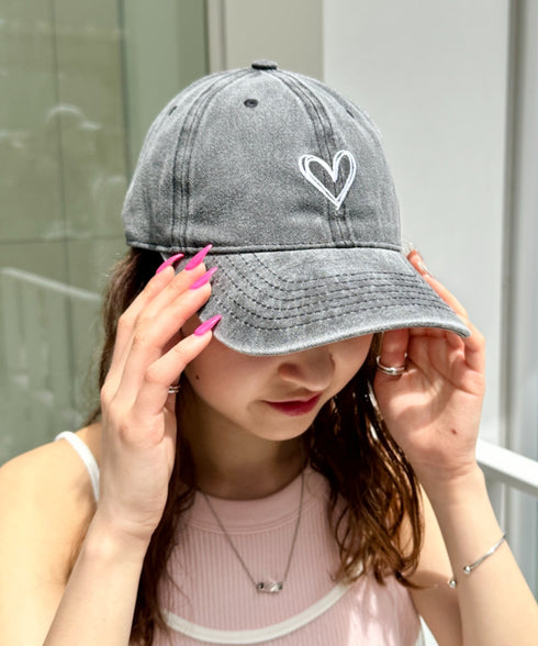 ハート刺繍ピグメントキャップ | CL5255033 | ブラック