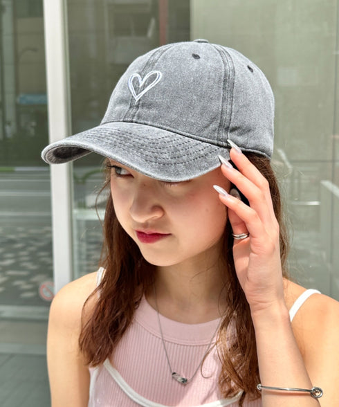 ハート刺繍ピグメントキャップ | CL5255033 | ブラック