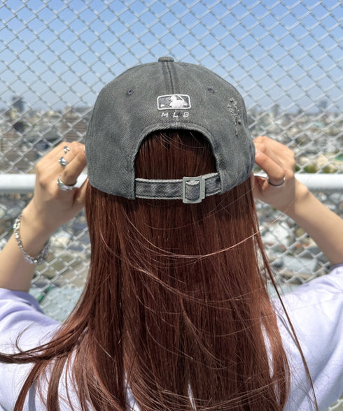 MLB KOREA(エムエルビーコリア)/ダメージ ウォッシング ロゴ刺繍 ベースボール キャップ 帽子/damage washing unstructured ball-cap | AT5252016 | ダークグレー