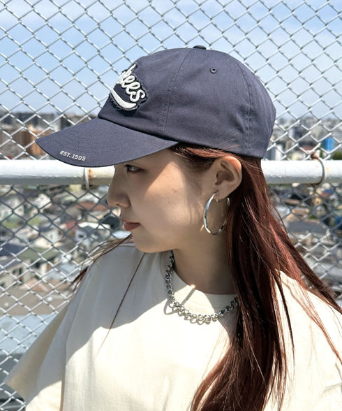 MLB KOREA(エムエルビーコリア)/ヴィンテージ ダメージ ロゴ刺繍 ベースボール キャップ 帽子/varsity vintage unstructured ball-cap | AT5252017 | ダークグレー